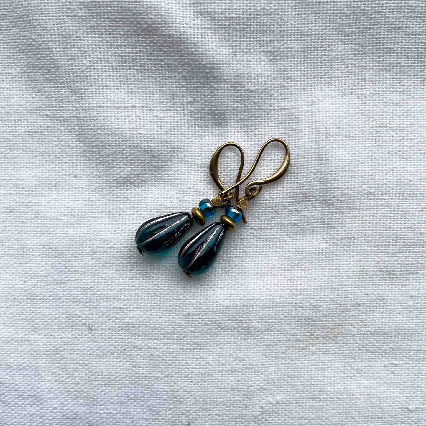 Øredobber i Messing med Glassperle - 30 mm - 8