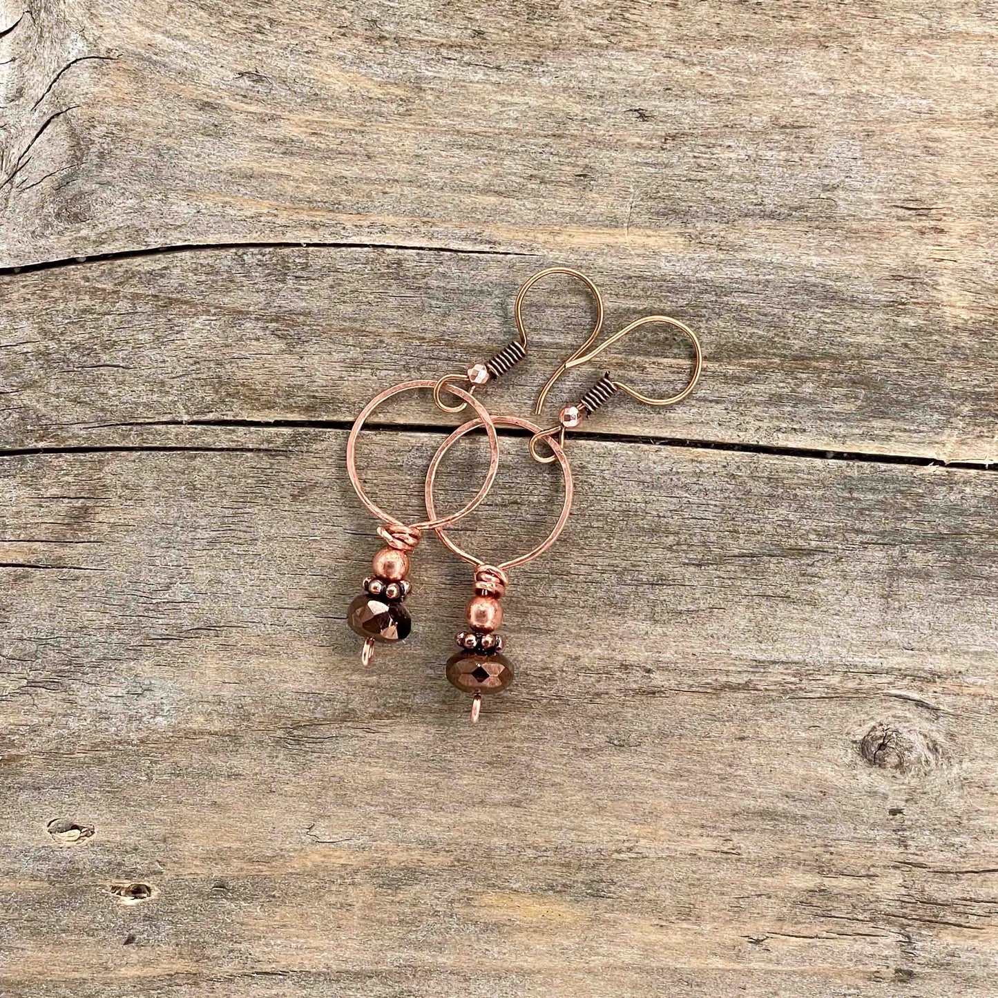 Øredobber i Kobber med Glassperler - 50 mm - 216