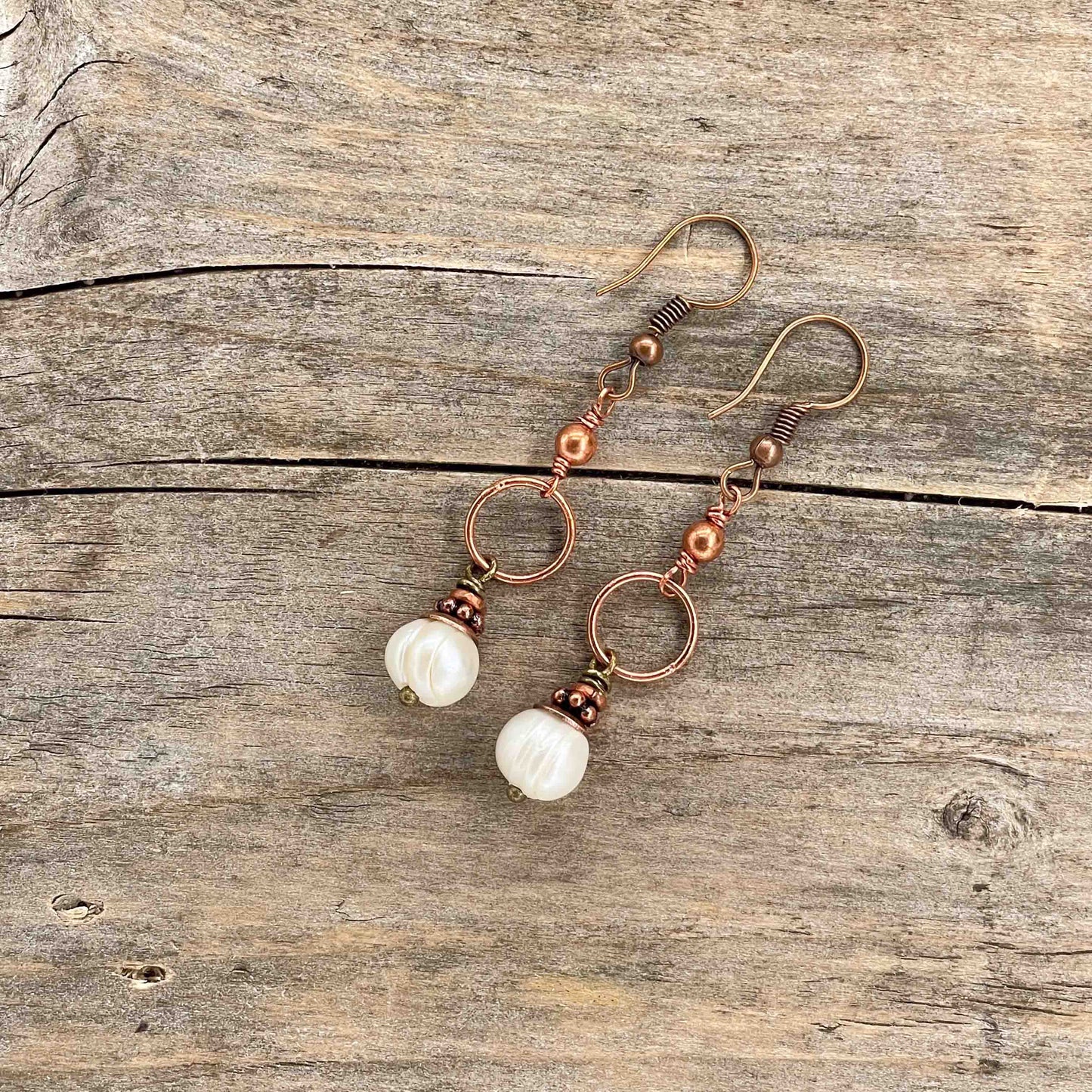 Øredobber i Kobber med Glassperler - 55 mm - 220