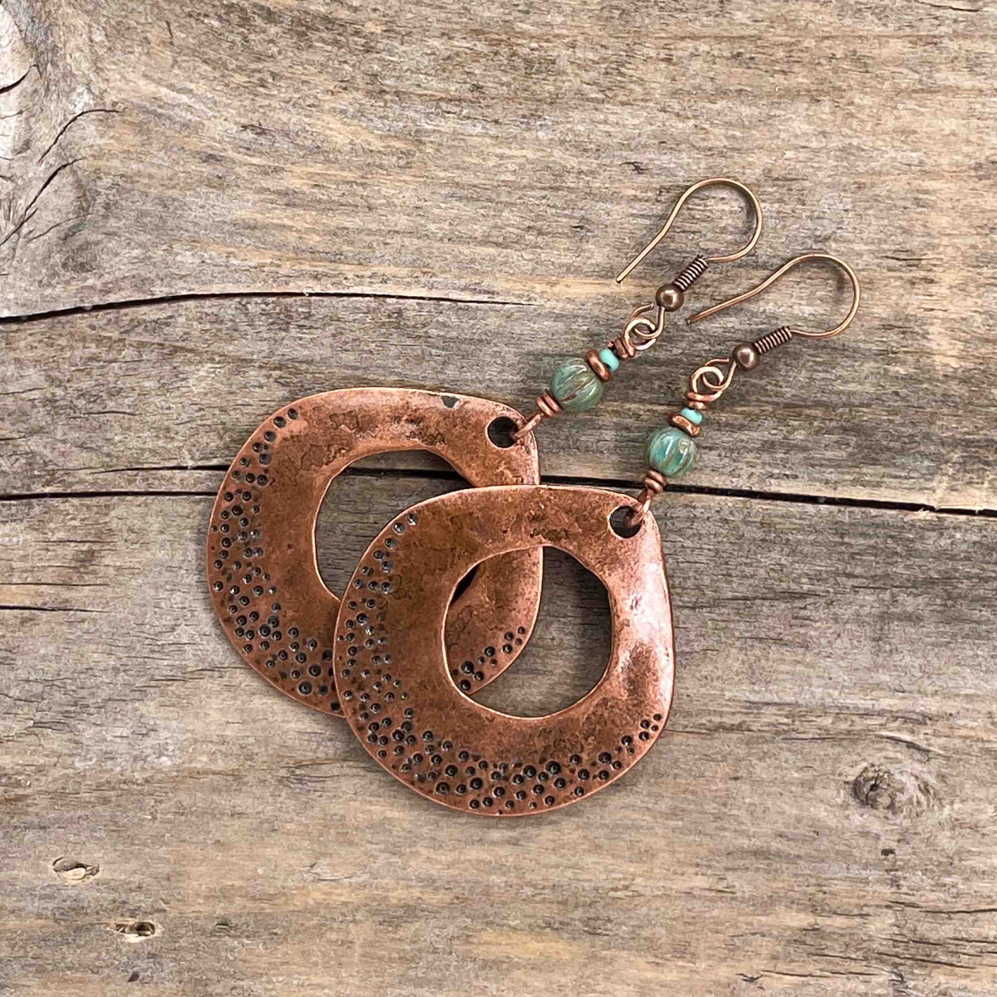 Øredobber i Kobber med Glassperler - 75 mm - 232