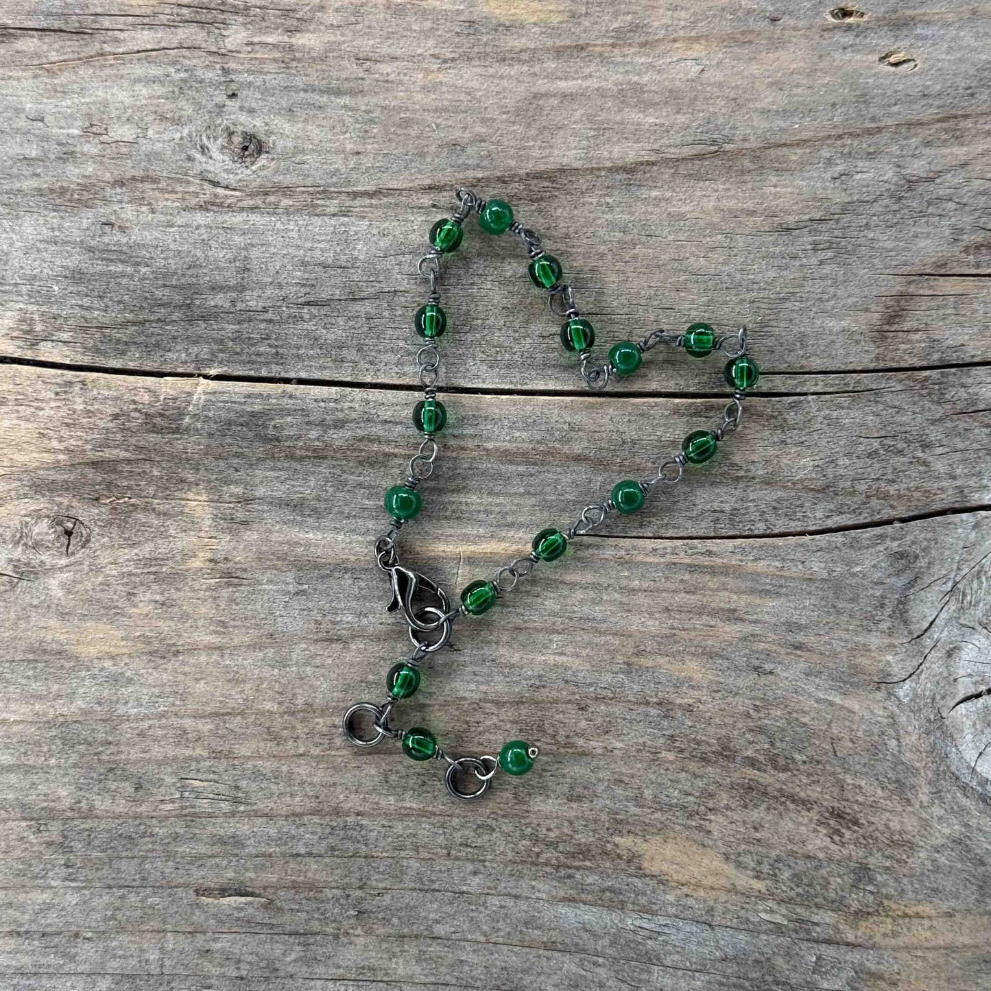 Gunmetal Armbånd med Glass (3mm grønne)