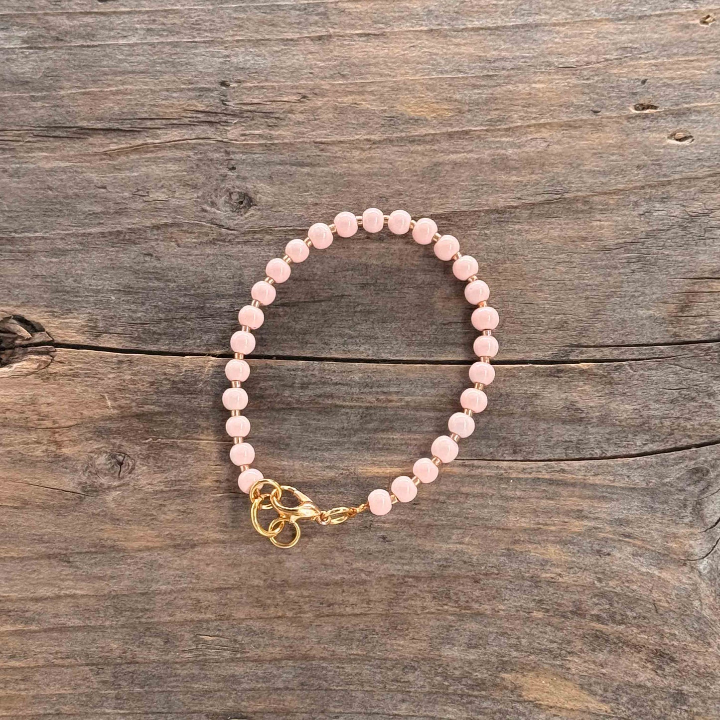 Messing Armbånd med Glass (5 mm lys rosa)