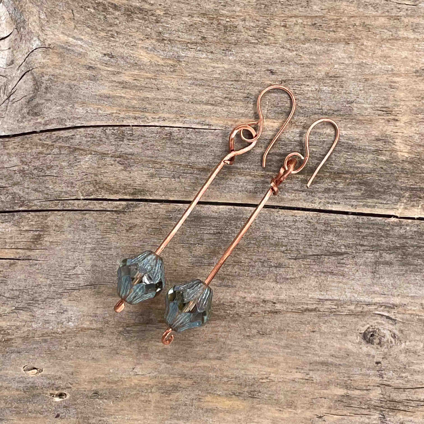 Øredobber i Kobber med Glassperler - 70 mm - 228