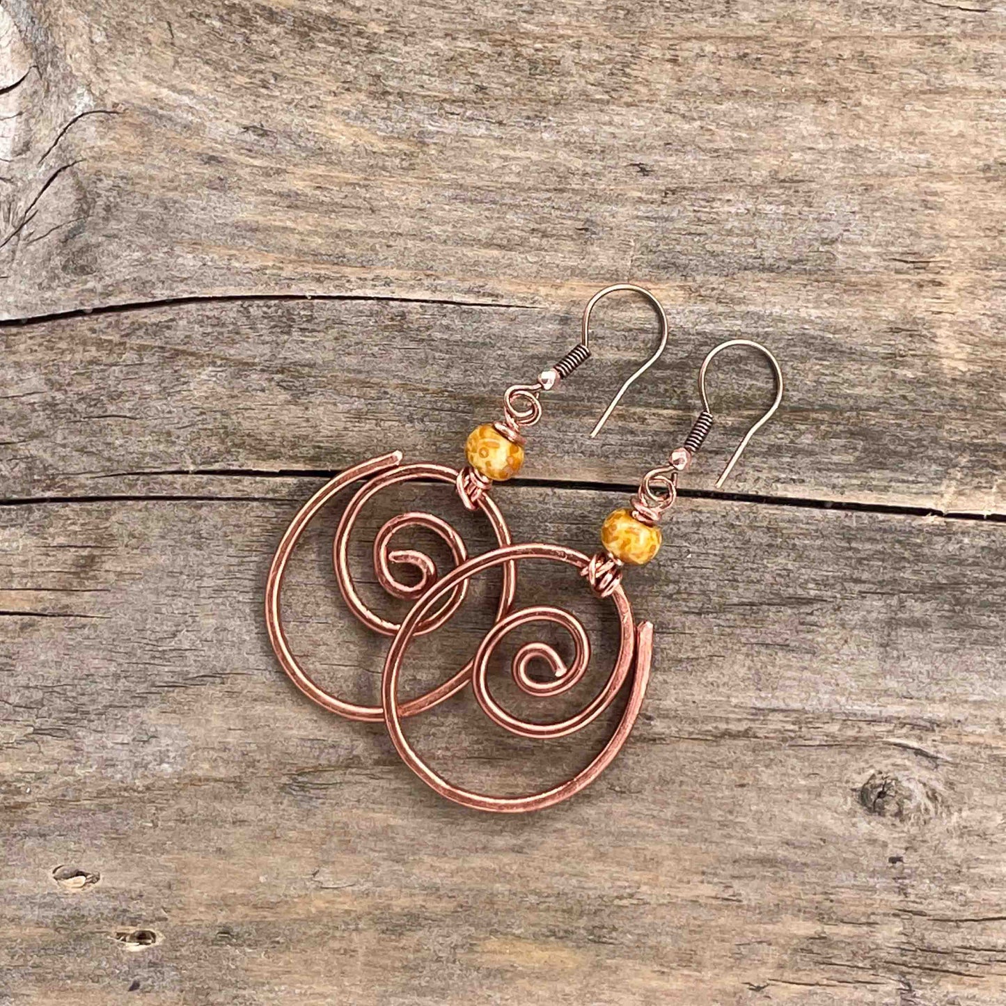 Øredobber i Kobber med Glassperler - 60 mm - 233