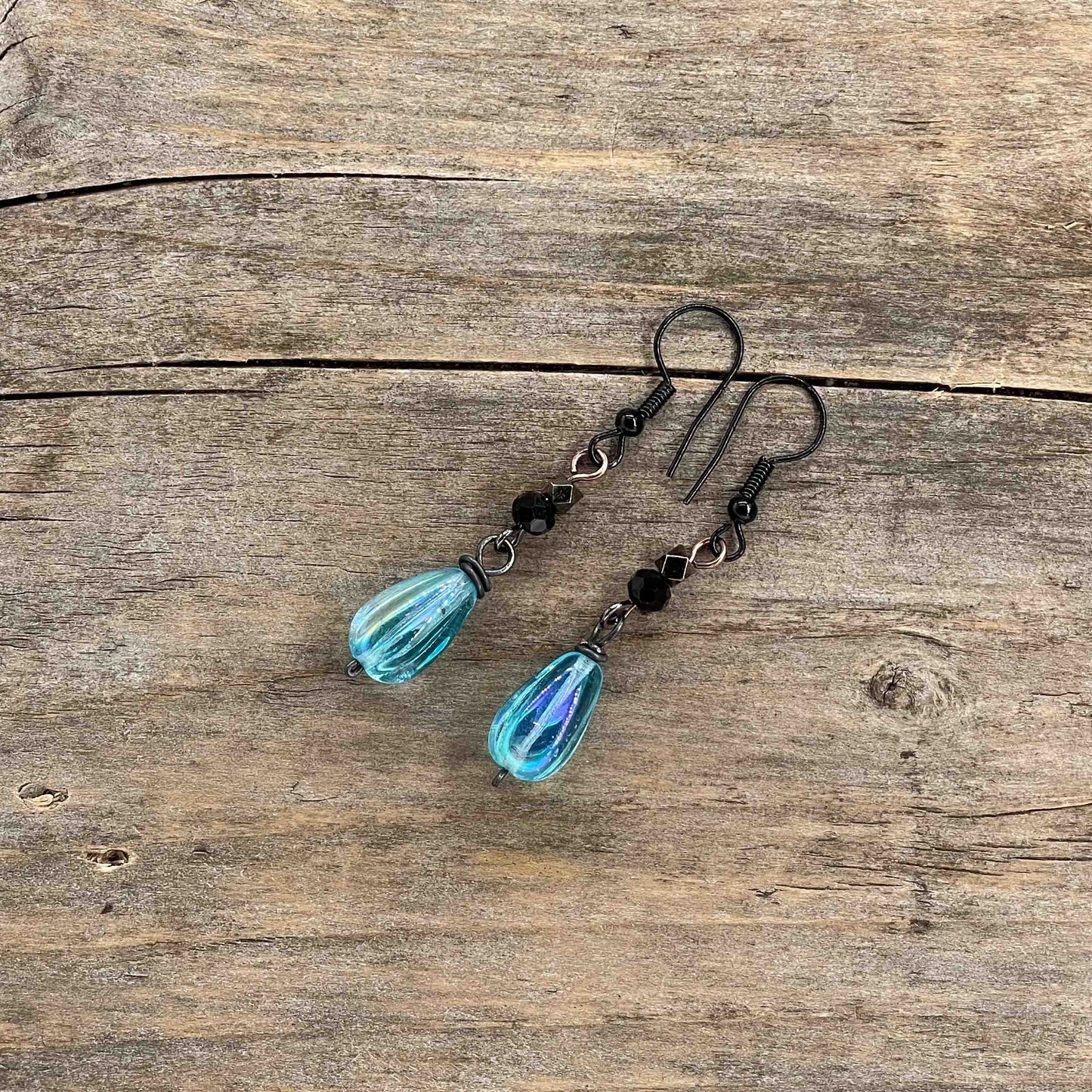 Øredobber i Gunmetal med Glassperler - 50 mm - 288