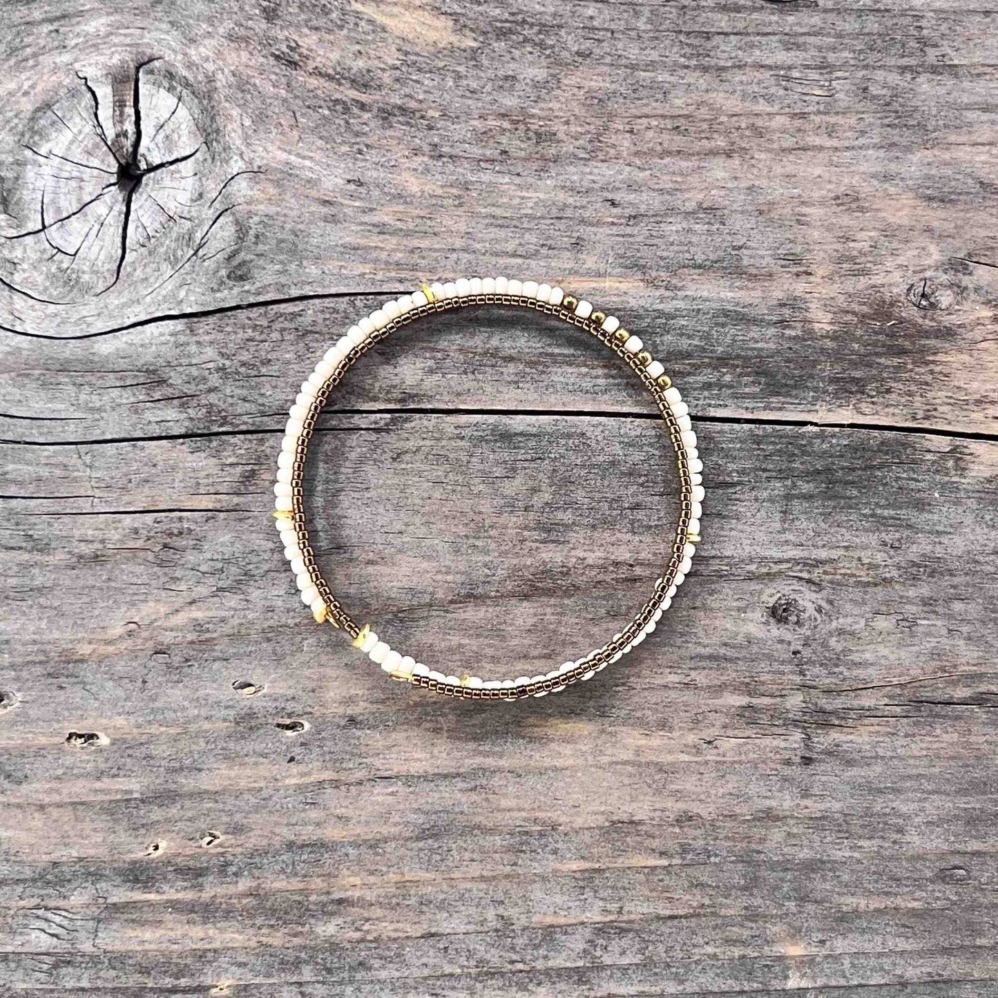 Messing Armebånd Memorywire med Seed Beads - 597