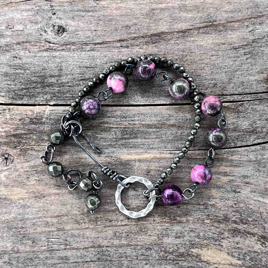 Gunmetal Armbånd med Pyritt - 818