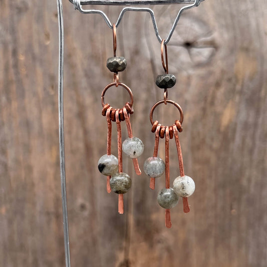 Øredobber i Kobber med Labradoritt/Pyritt - 55 mm - 886