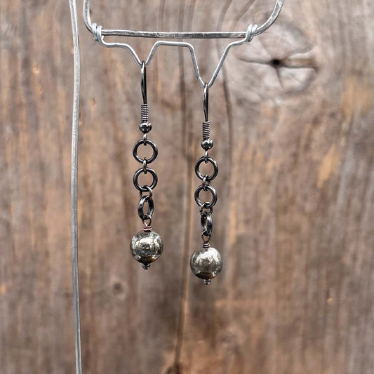 Gunmetal Øredobber med Pyritt - 50 mm - 890