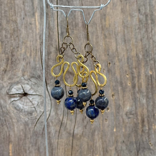 Messing Øredobber med Lapis Lazuli