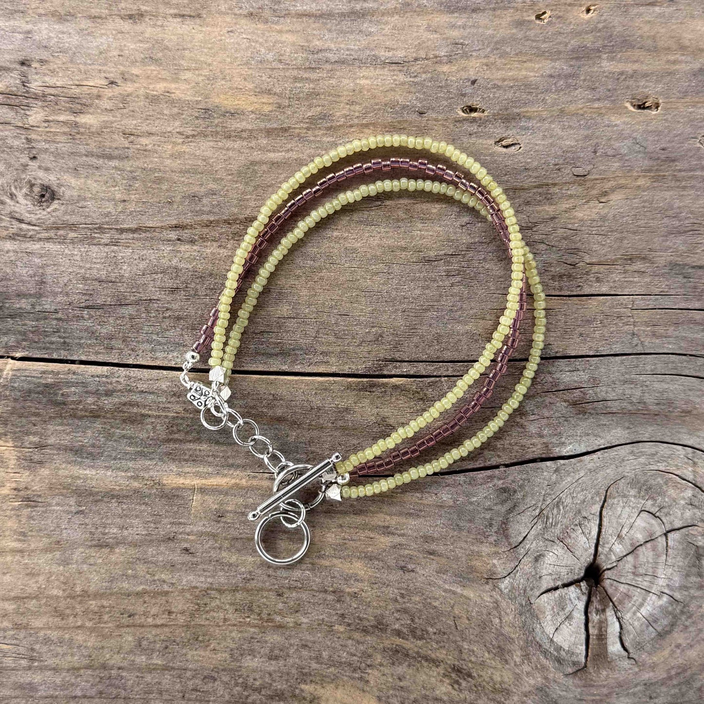 Sølv Armbånd med Glass-trippel (seedbeads)
