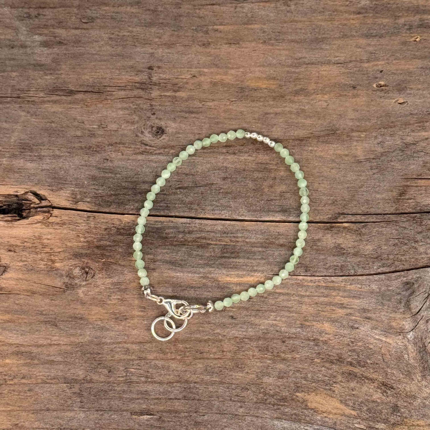 Sølv Armbånd med Prehnitt (lys grønn 2 mm)