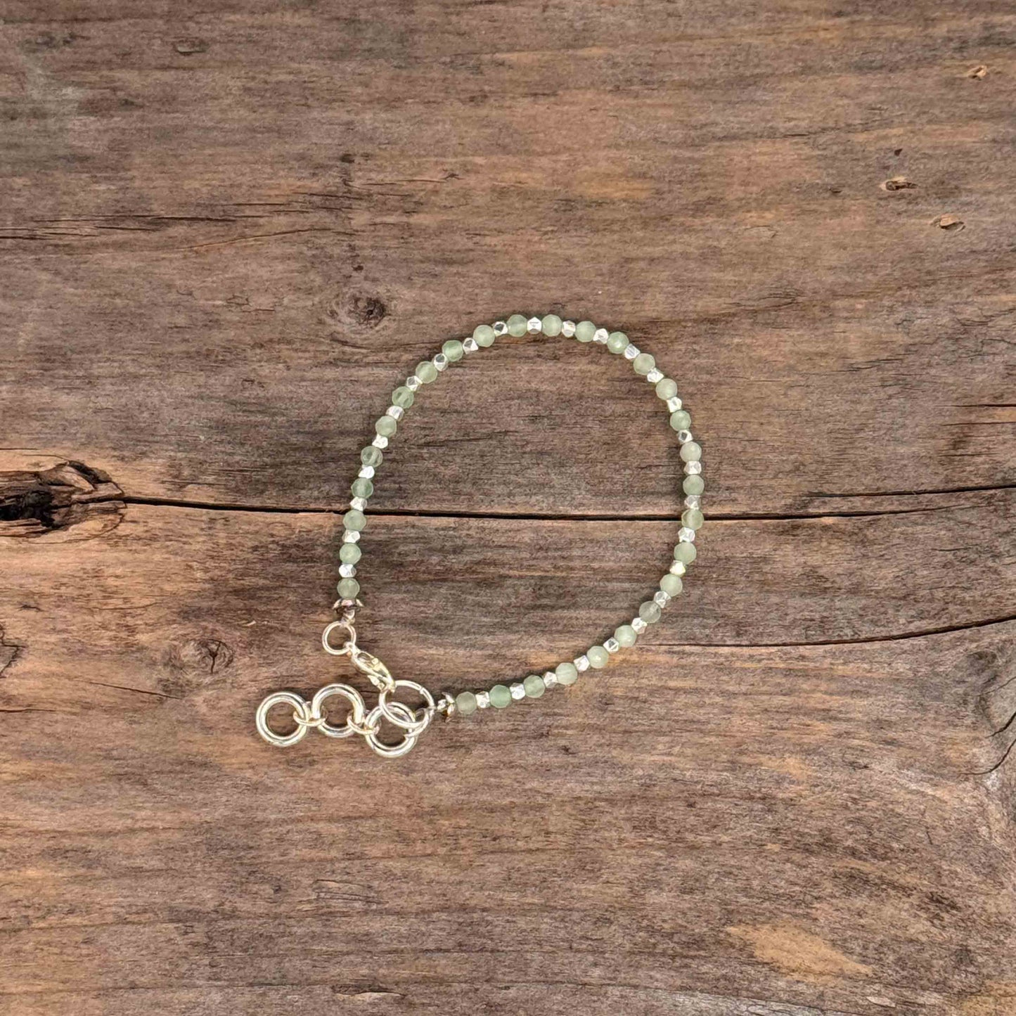 Sølv Armbånd med Prehnitt (lys grønn 2 mm)