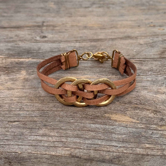Armbånd i skinn med Messing (tre ringer)